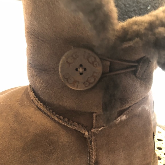 Uggs bailey button - taupe - Picture 2 of 4